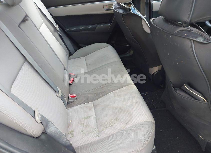 Photo 8 of 2015 Toyota Corolla LE (VIN 5YFBURHE9FP331949)