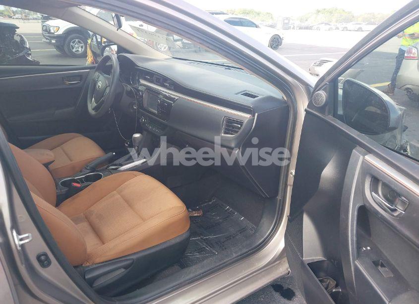 Photo 5 of 2015 Toyota Corolla LE (VIN 5YFBURHE9FP335953)