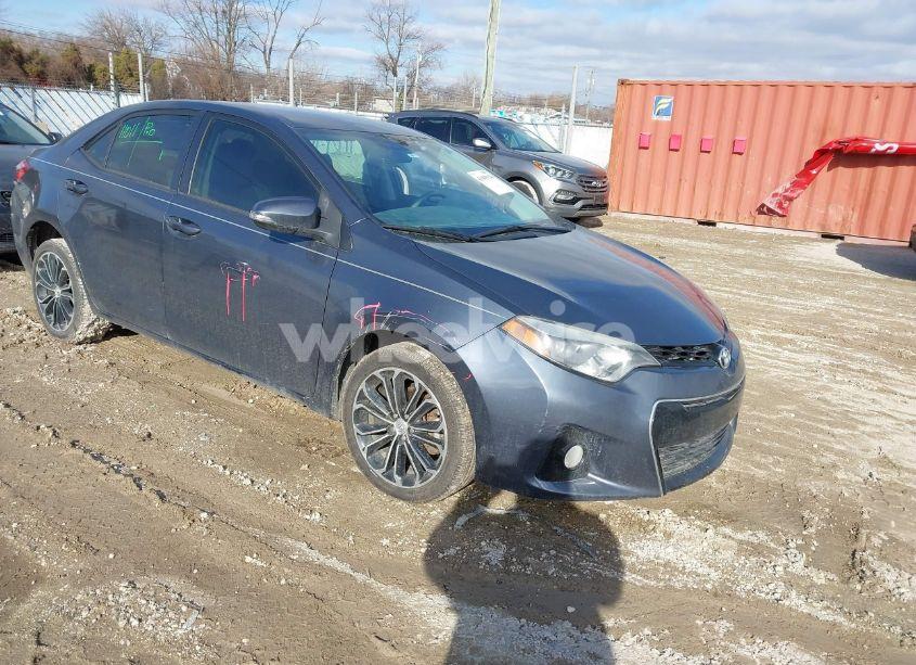 2015 Toyota Corolla S PLUS (VIN 5YFBURHE9FP337461) main photo