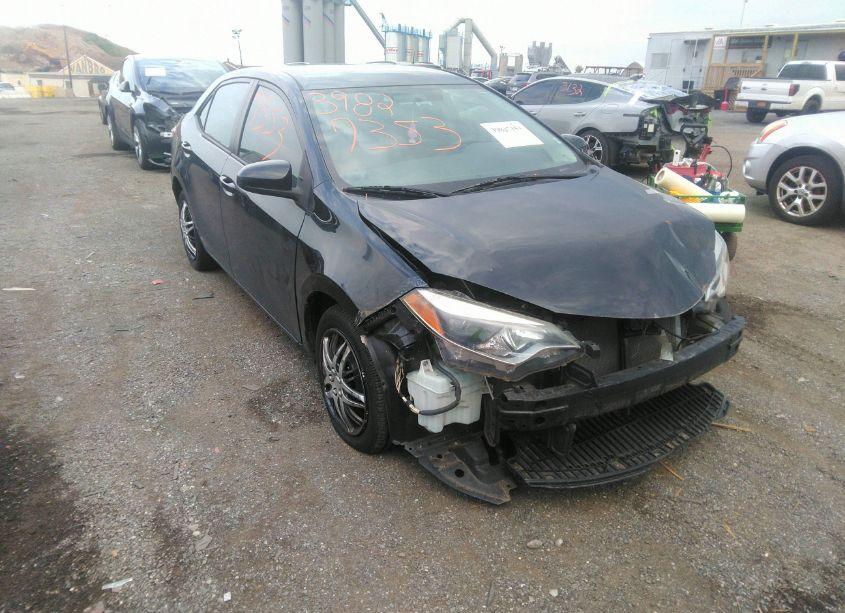 2016 Toyota Corolla LE (VIN 5YFBURHE9GP395118) main photo