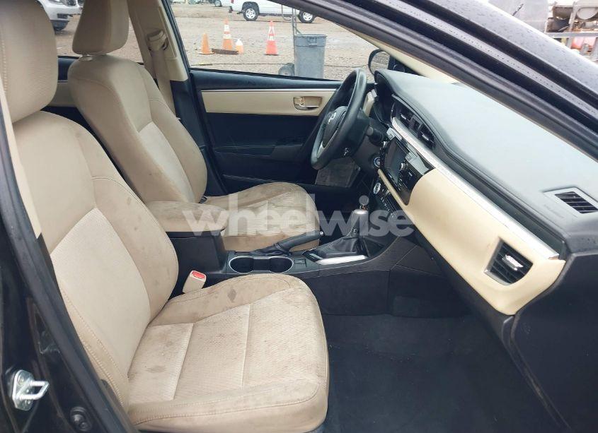 Photo 5 of 2016 Toyota Corolla LE (VIN 5YFBURHE9GP404108)