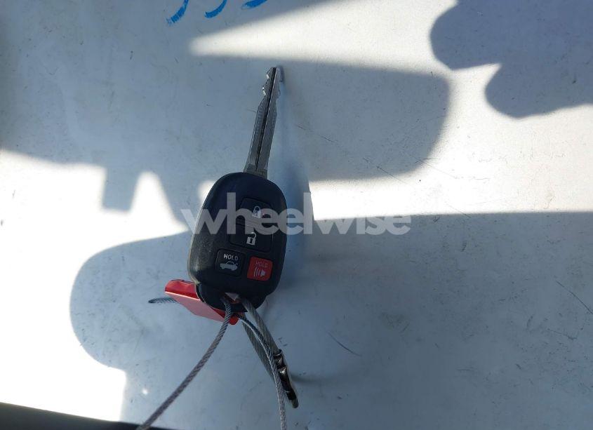 Photo 11 of 2016 Toyota Corolla LE (VIN 5YFBURHE9GP445015)