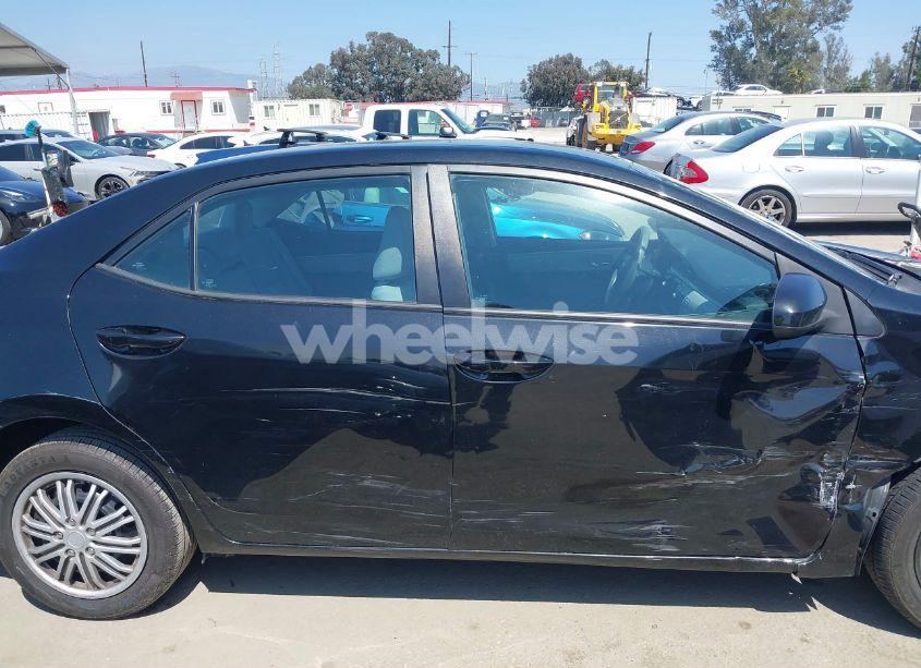 Photo 13 of 2016 Toyota Corolla LE (VIN 5YFBURHE9GP445015)