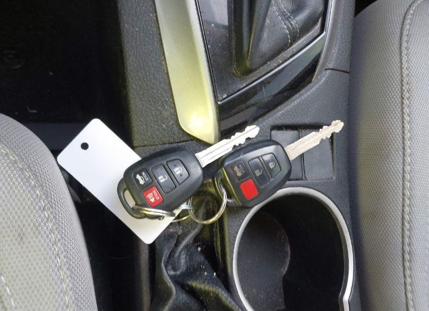 Photo 11 of 2016 Toyota Corolla LE (VIN 5YFBURHE9GP458296)