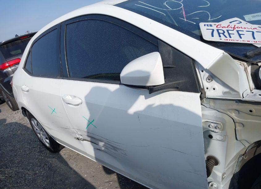 Photo 13 of 2016 Toyota Corolla LE (VIN 5YFBURHE9GP458296)