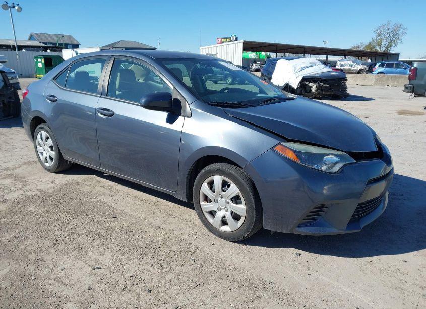 2016 Toyota Corolla LE (VIN 5YFBURHE9GP475583) main photo