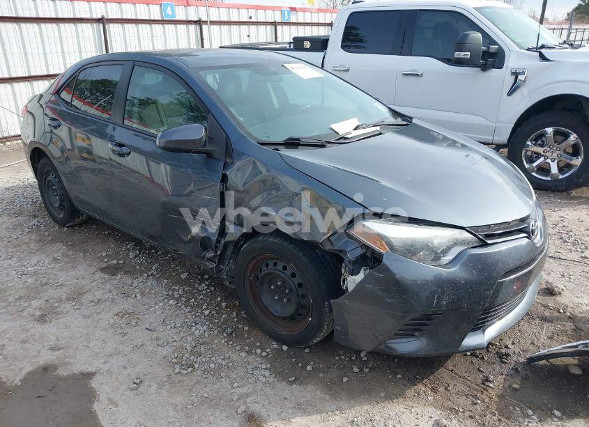 2016 Toyota Corolla LE (VIN 5YFBURHE9GP494005) main photo