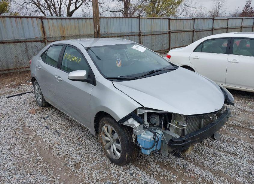 2016 Toyota Corolla LE (VIN 5YFBURHE9GP501633) main photo