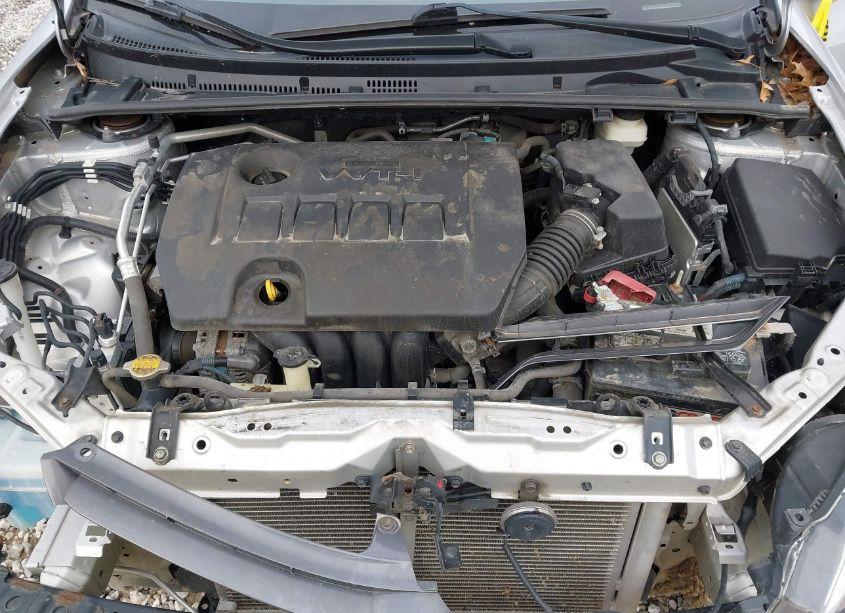 Photo 10 of 2016 Toyota Corolla LE (VIN 5YFBURHE9GP501633)