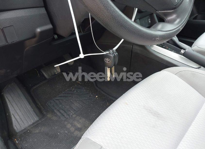 Photo 11 of 2016 Toyota Corolla LE (VIN 5YFBURHE9GP511711)