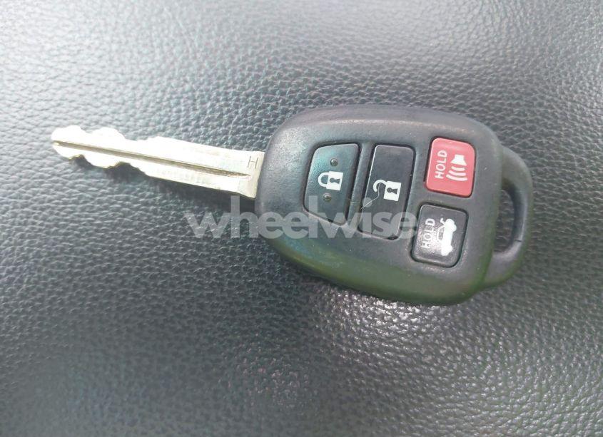 Photo 11 of 2016 Toyota Corolla LE (VIN 5YFBURHE9GP533241)