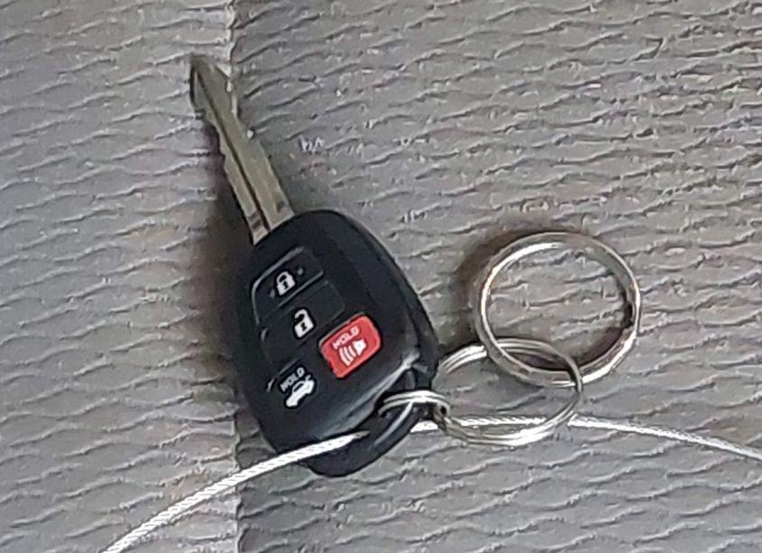 Photo 11 of 2016 Toyota Corolla LE (VIN 5YFBURHE9GP536592)