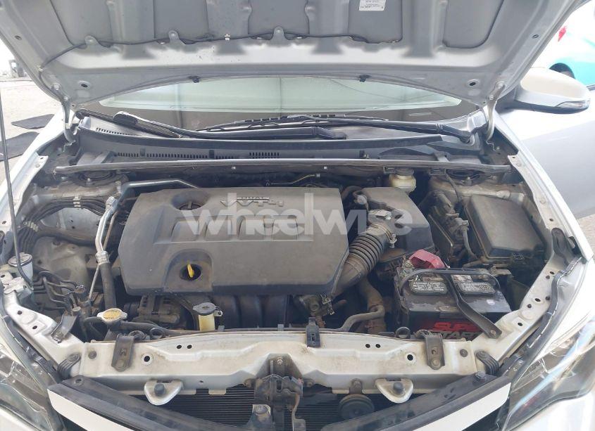 Photo 10 of 2017 Toyota Corolla SE (VIN 5YFBURHE9HP574728)