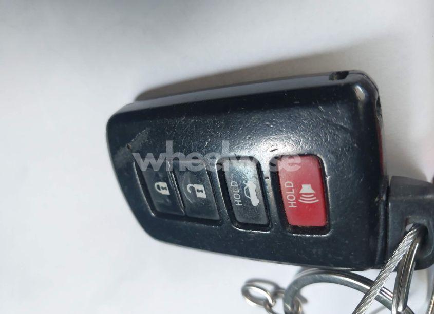 Photo 11 of 2017 Toyota Corolla SE (VIN 5YFBURHE9HP574728)