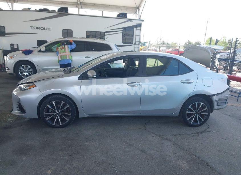 Photo 15 of 2017 Toyota Corolla SE (VIN 5YFBURHE9HP574728)