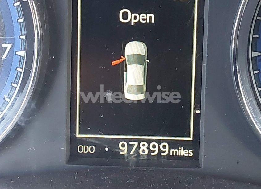 Photo 16 of 2017 Toyota Corolla SE (VIN 5YFBURHE9HP574728)