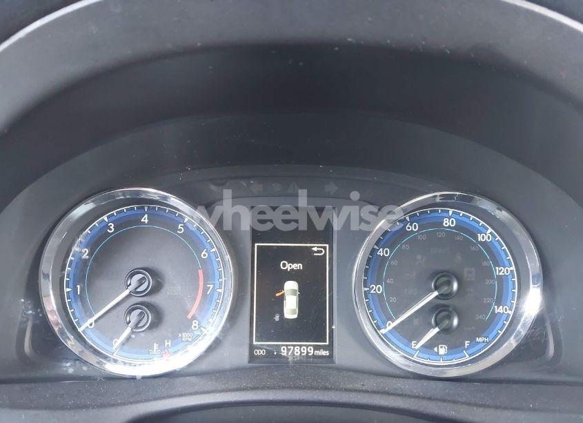 Photo 7 of 2017 Toyota Corolla SE (VIN 5YFBURHE9HP574728)