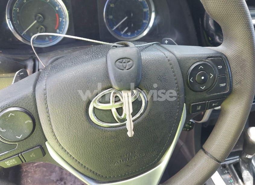 Photo 11 of 2017 Toyota Corolla SE (VIN 5YFBURHE9HP576513)