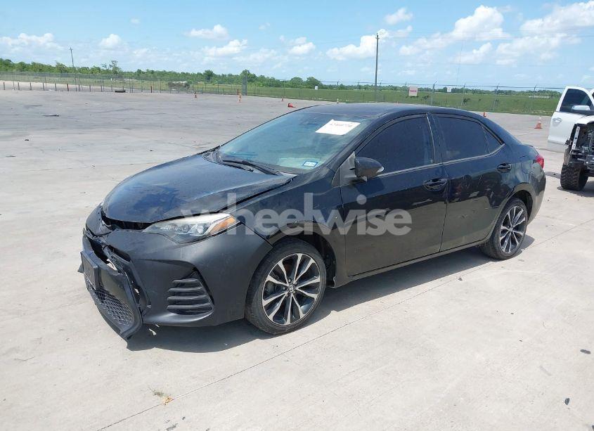 Photo 2 of 2017 Toyota Corolla SE (VIN 5YFBURHE9HP576513)