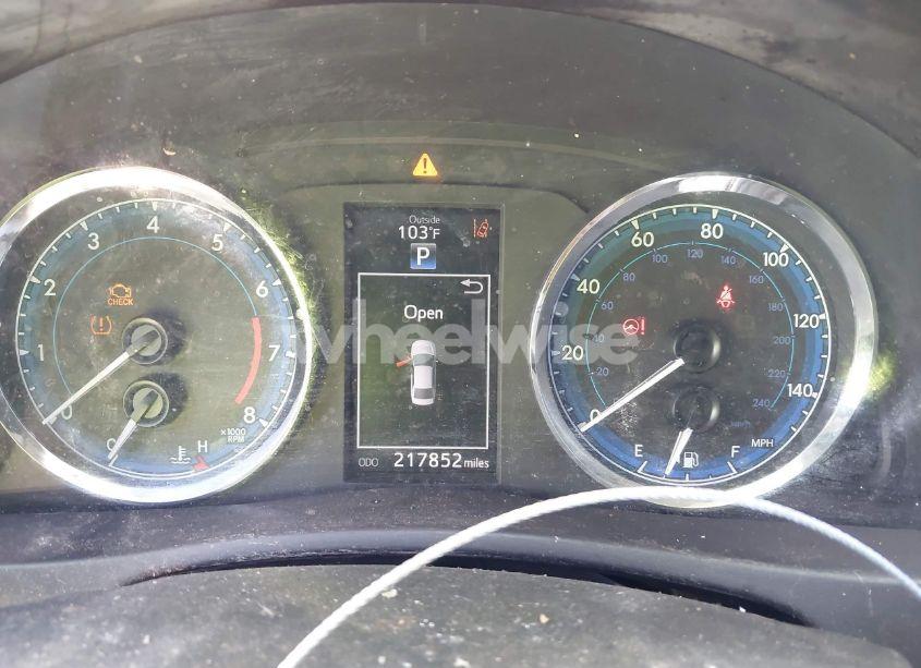 Photo 7 of 2017 Toyota Corolla SE (VIN 5YFBURHE9HP576513)