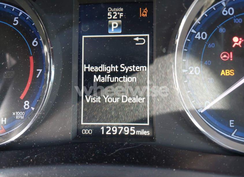 Photo 16 of 2017 Toyota Corolla SE (VIN 5YFBURHE9HP585390)