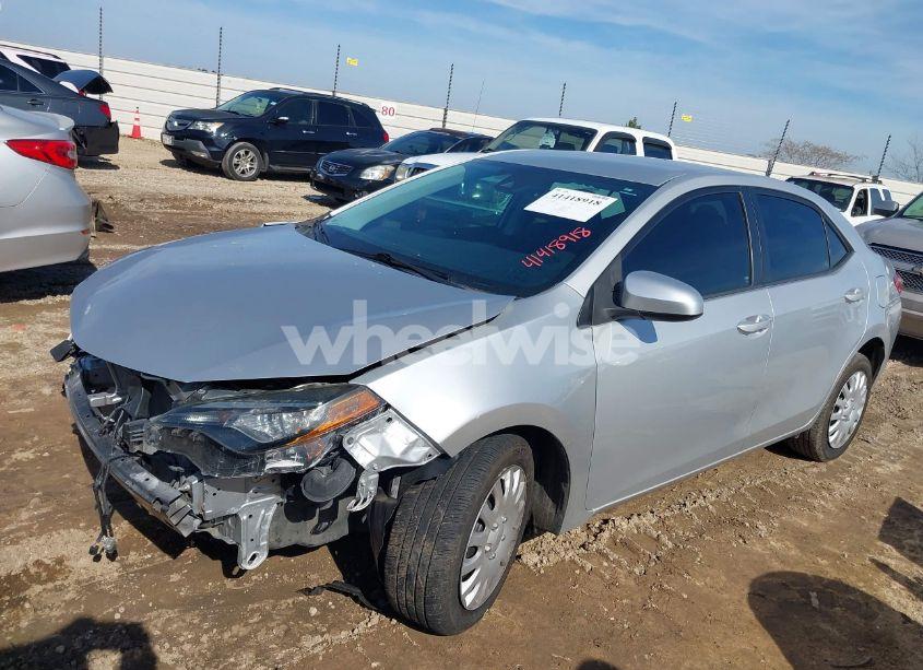 Photo 2 of 2017 Toyota Corolla LE (VIN 5YFBURHE9HP592226)