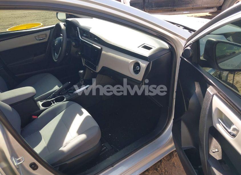 Photo 5 of 2017 Toyota Corolla LE (VIN 5YFBURHE9HP592226)