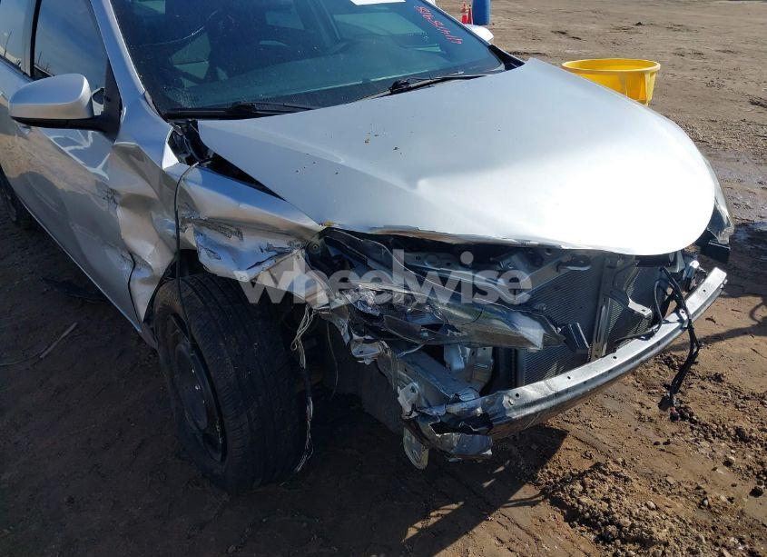 Photo 6 of 2017 Toyota Corolla LE (VIN 5YFBURHE9HP592226)