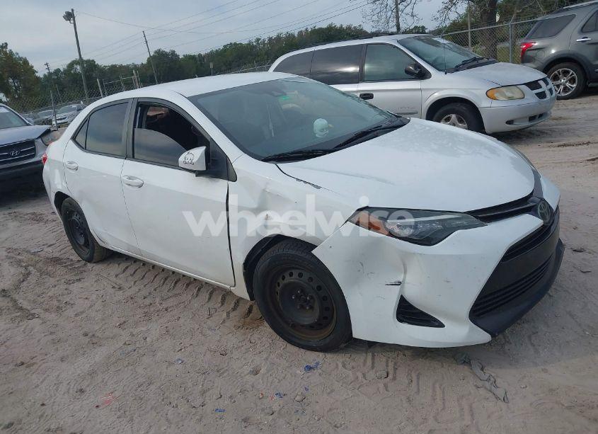 2017 Toyota Corolla LE (VIN 5YFBURHE9HP597300) main photo