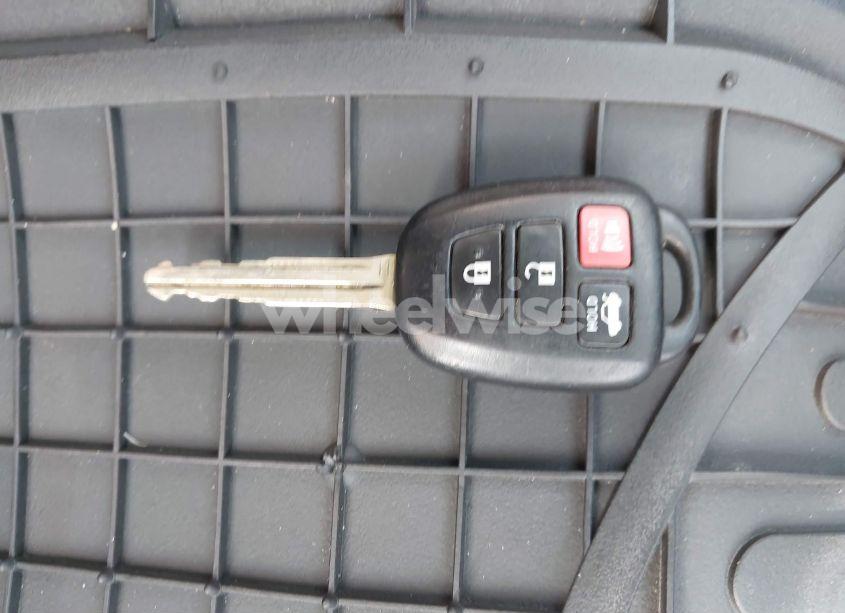 Photo 11 of 2017 Toyota Corolla LE (VIN 5YFBURHE9HP597300)