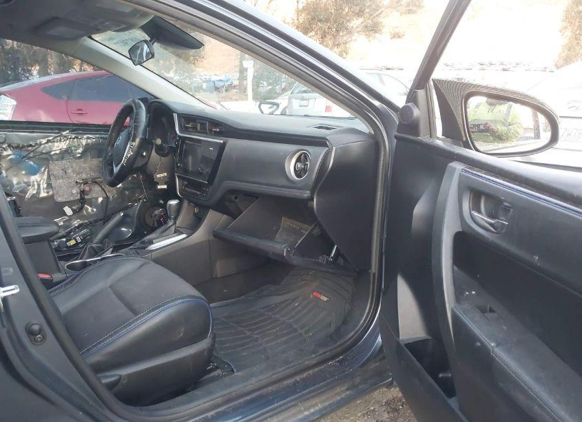 Photo 5 of 2017 Toyota Corolla L/LE/XLE/SE/XSE (VIN 5YFBURHE9HP624785)