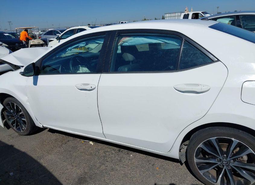 Photo 15 of 2017 Toyota Corolla SE (VIN 5YFBURHE9HP627721)