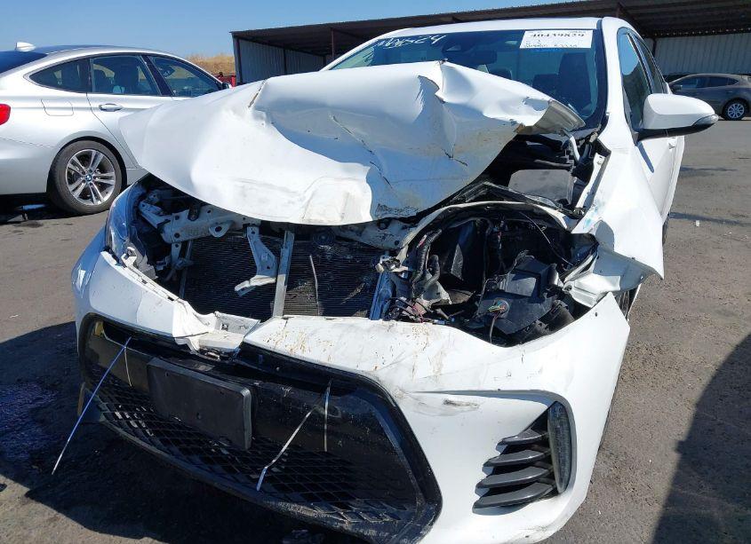 Photo 6 of 2017 Toyota Corolla SE (VIN 5YFBURHE9HP627721)