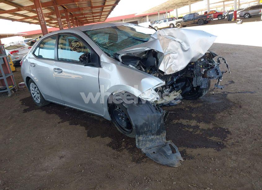 2017 Toyota Corolla LE (VIN 5YFBURHE9HP628643) main photo