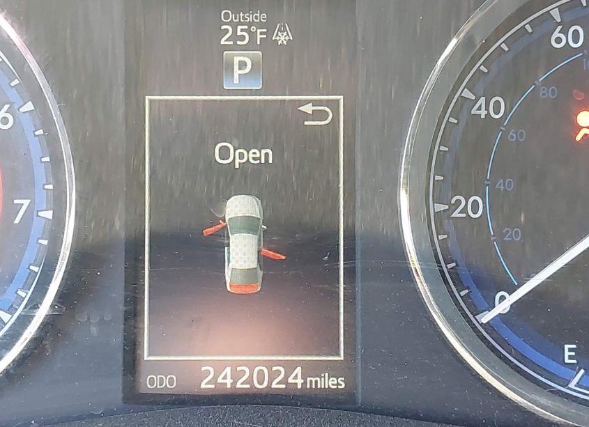 Photo 14 of 2017 Toyota Corolla SE SPECIAL EDITION (VIN 5YFBURHE9HP635818)