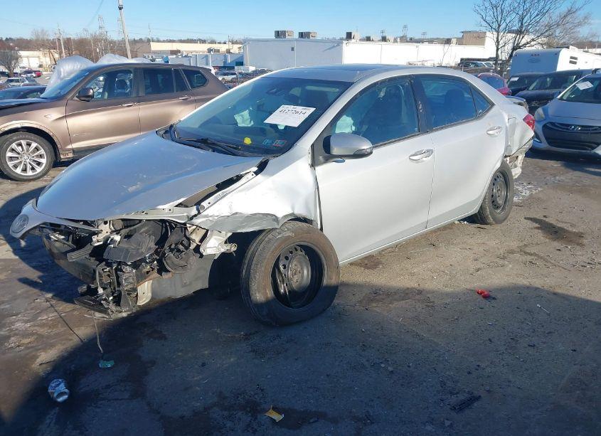 Photo 2 of 2017 Toyota Corolla SE SPECIAL EDITION (VIN 5YFBURHE9HP635818)