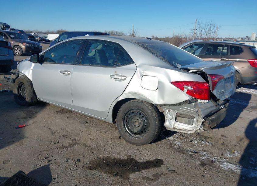 Photo 3 of 2017 Toyota Corolla SE SPECIAL EDITION (VIN 5YFBURHE9HP635818)