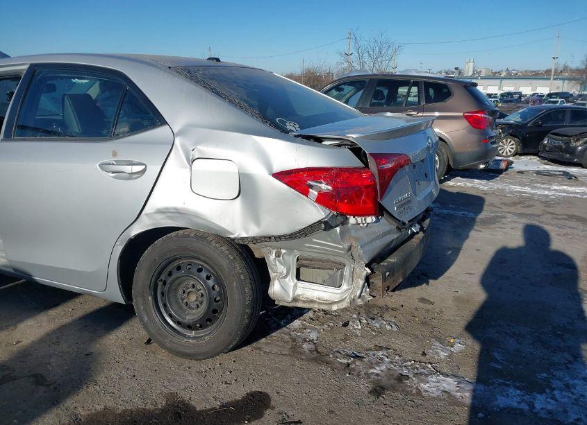 Photo 6 of 2017 Toyota Corolla SE SPECIAL EDITION (VIN 5YFBURHE9HP635818)