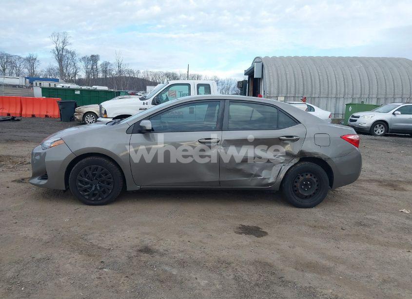 Photo 14 of 2017 Toyota Corolla LE (VIN 5YFBURHE9HP636578)