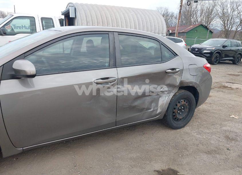 Photo 6 of 2017 Toyota Corolla LE (VIN 5YFBURHE9HP636578)