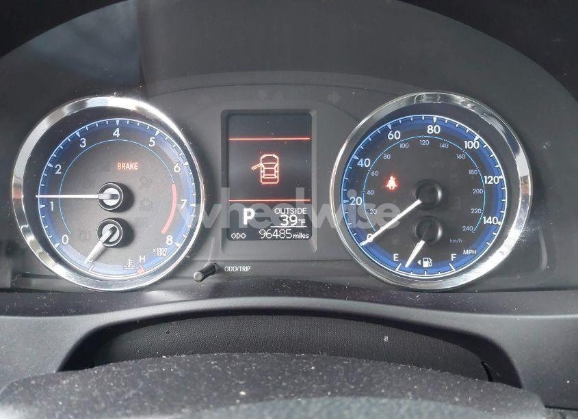 Photo 7 of 2017 Toyota Corolla LE (VIN 5YFBURHE9HP636578)