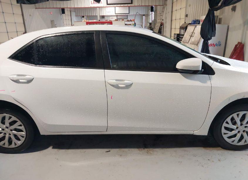 Photo 13 of 2017 Toyota Corolla LE (VIN 5YFBURHE9HP672402)