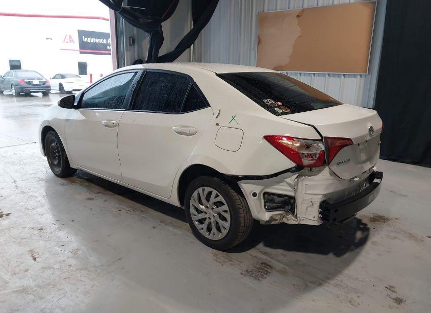 Photo 3 of 2017 Toyota Corolla LE (VIN 5YFBURHE9HP672402)