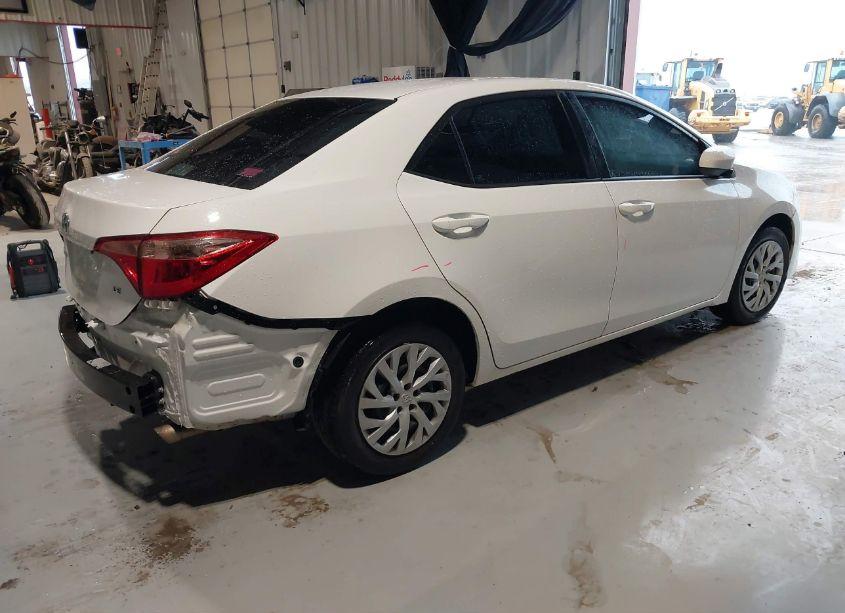 Photo 4 of 2017 Toyota Corolla LE (VIN 5YFBURHE9HP672402)