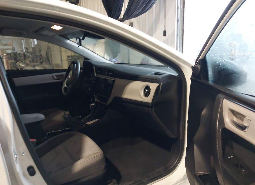 Photo 5 of 2017 Toyota Corolla LE (VIN 5YFBURHE9HP672402)