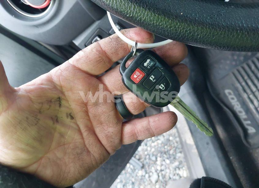 Photo 11 of 2017 Toyota Corolla LE (VIN 5YFBURHE9HP673341)