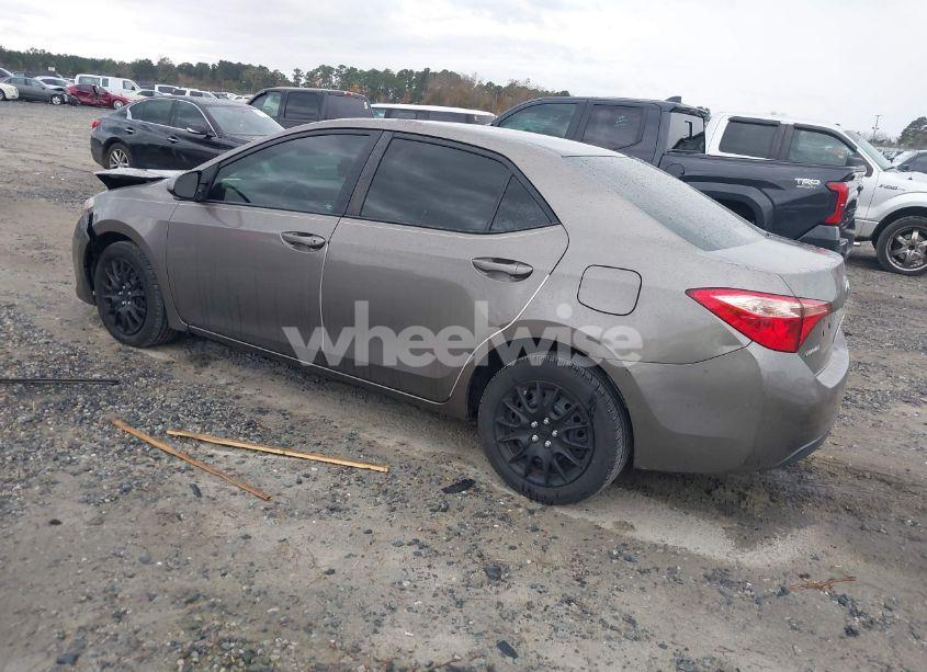 Photo 3 of 2017 Toyota Corolla LE (VIN 5YFBURHE9HP673341)