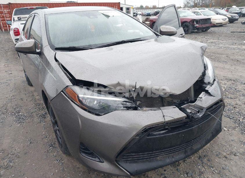 Photo 6 of 2017 Toyota Corolla LE (VIN 5YFBURHE9HP673341)
