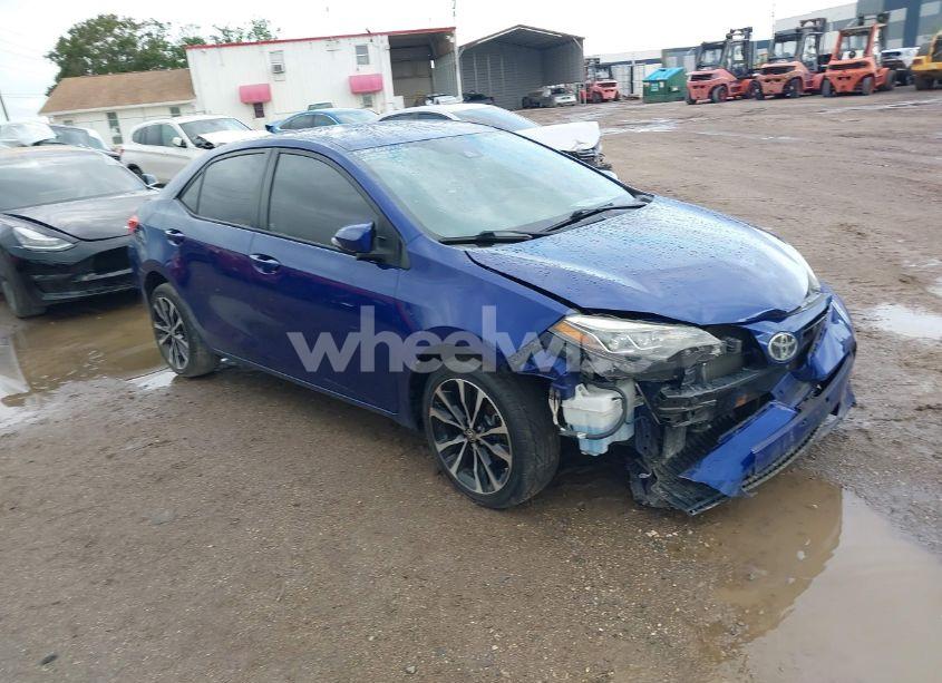 2017 Toyota Corolla SE (VIN 5YFBURHE9HP677065) main photo