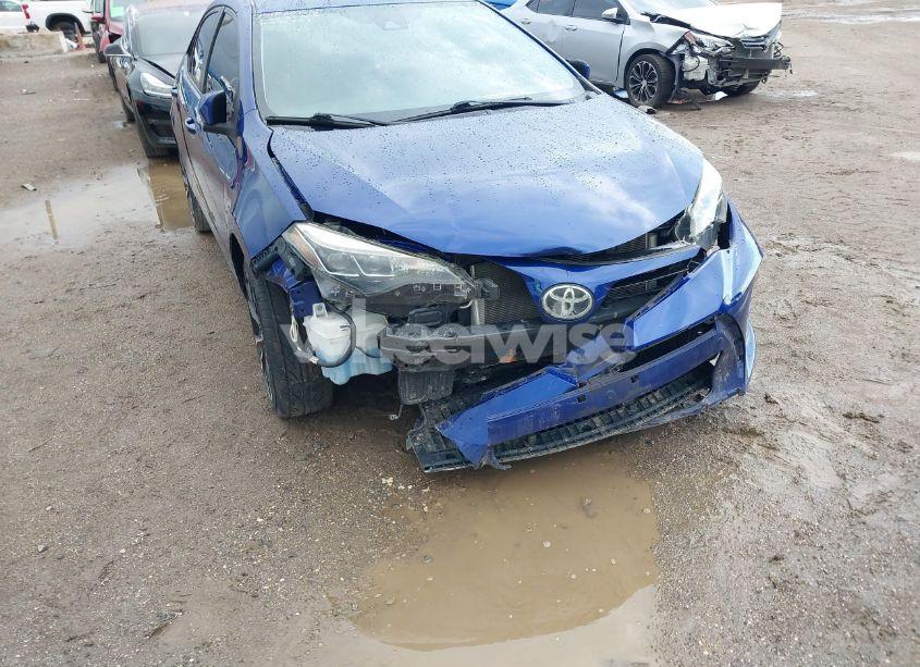 Photo 6 of 2017 Toyota Corolla SE (VIN 5YFBURHE9HP677065)